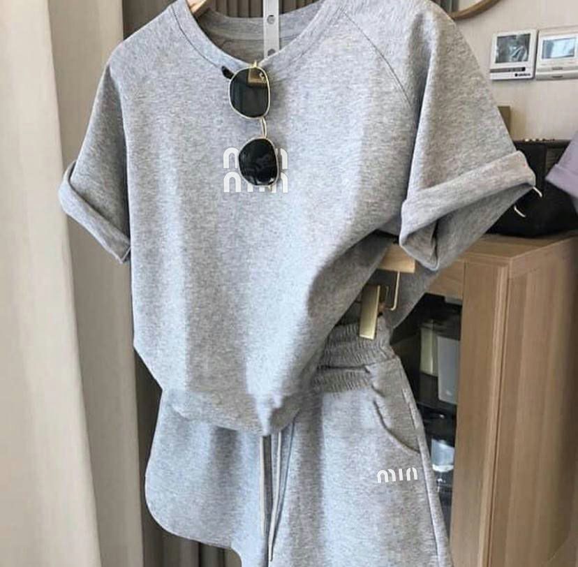 Літній костюм футболка плюс шорти Miu miu
