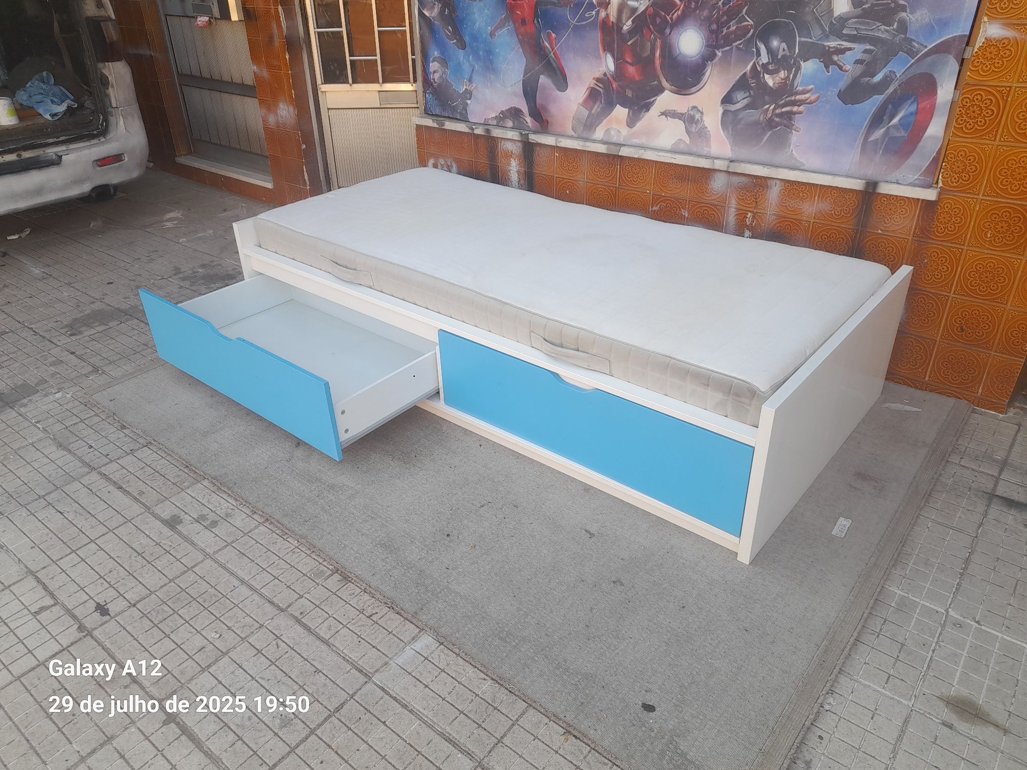 Cama branca 2 gavetas com colchão