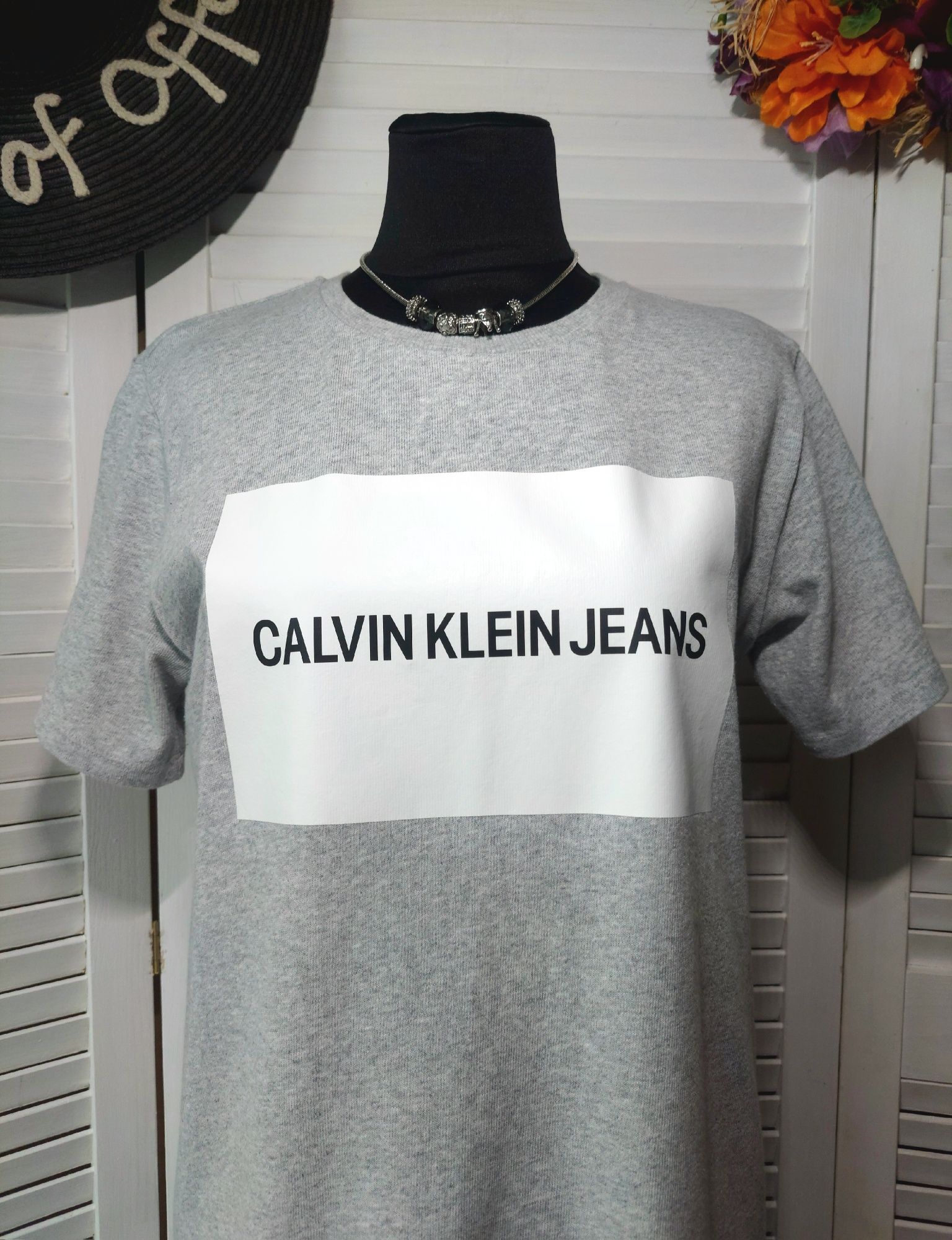Платье футболка серое с логотипом s-m от CALVIN KLEIN JEANS