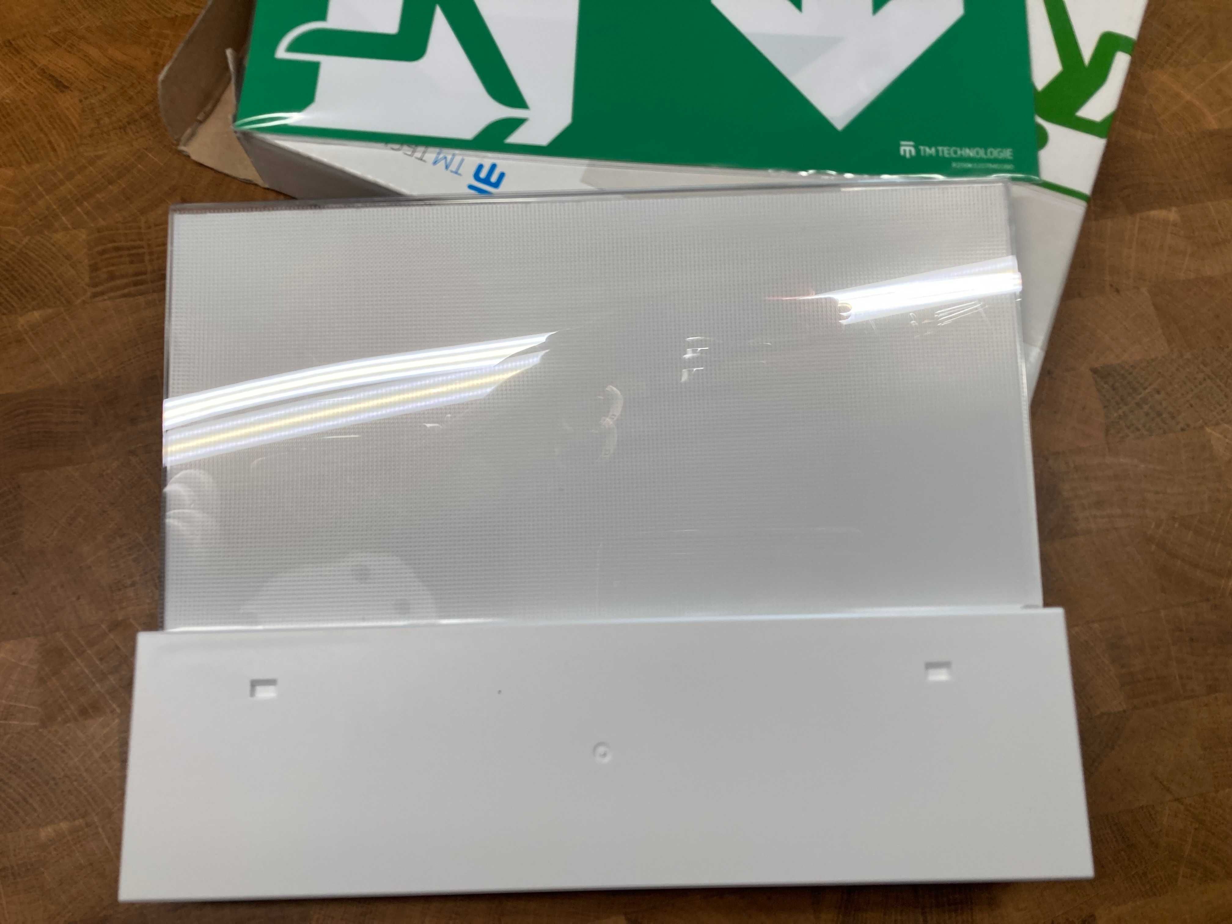 Lampa awaryjna TM.ONTEC G E1E 180 M AT - nie używana