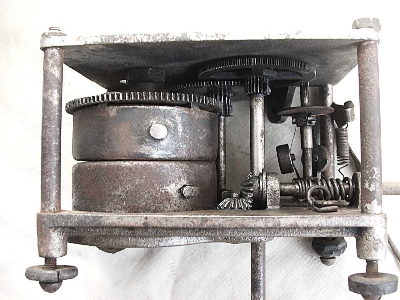 Mechanizm starego patefonu