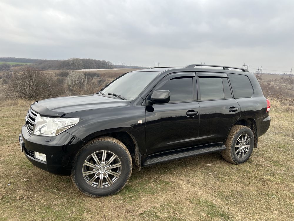 Toyota Land Cruiser 200