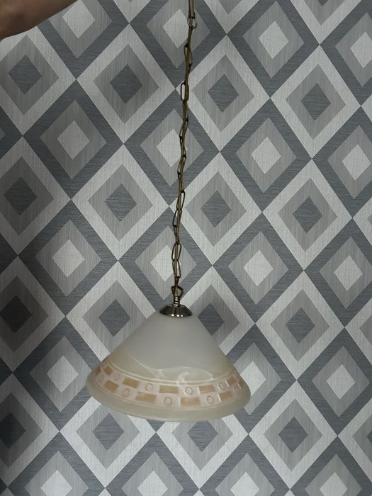 Люстра на одну лампу