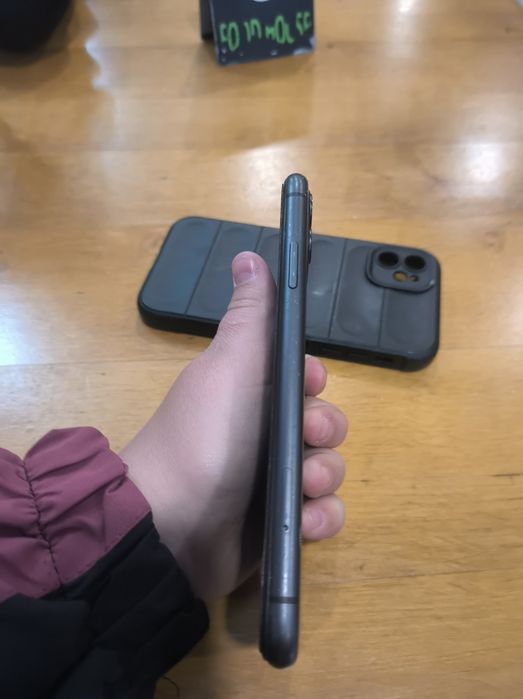 Продам iPhone 11 128