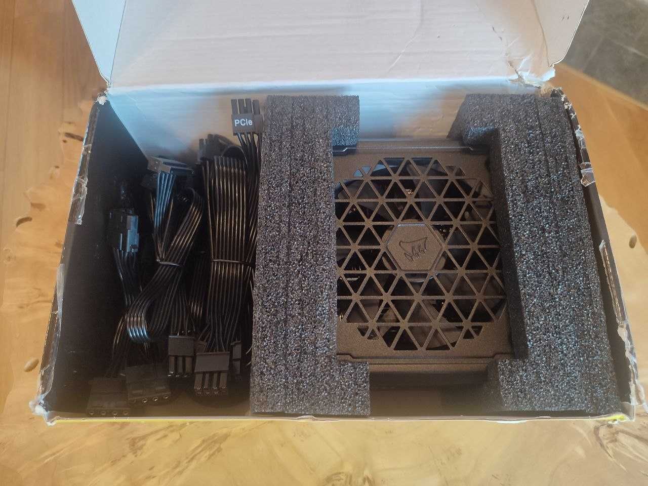 Блок живлення Corsair RM750е