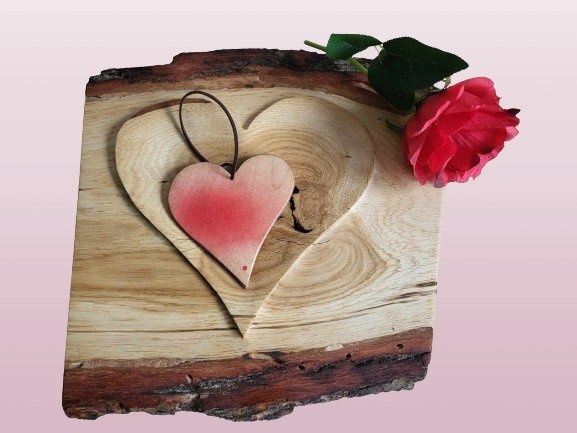Taca z drewna SERCE na Walentynki taca do podawania jedzenia Delux