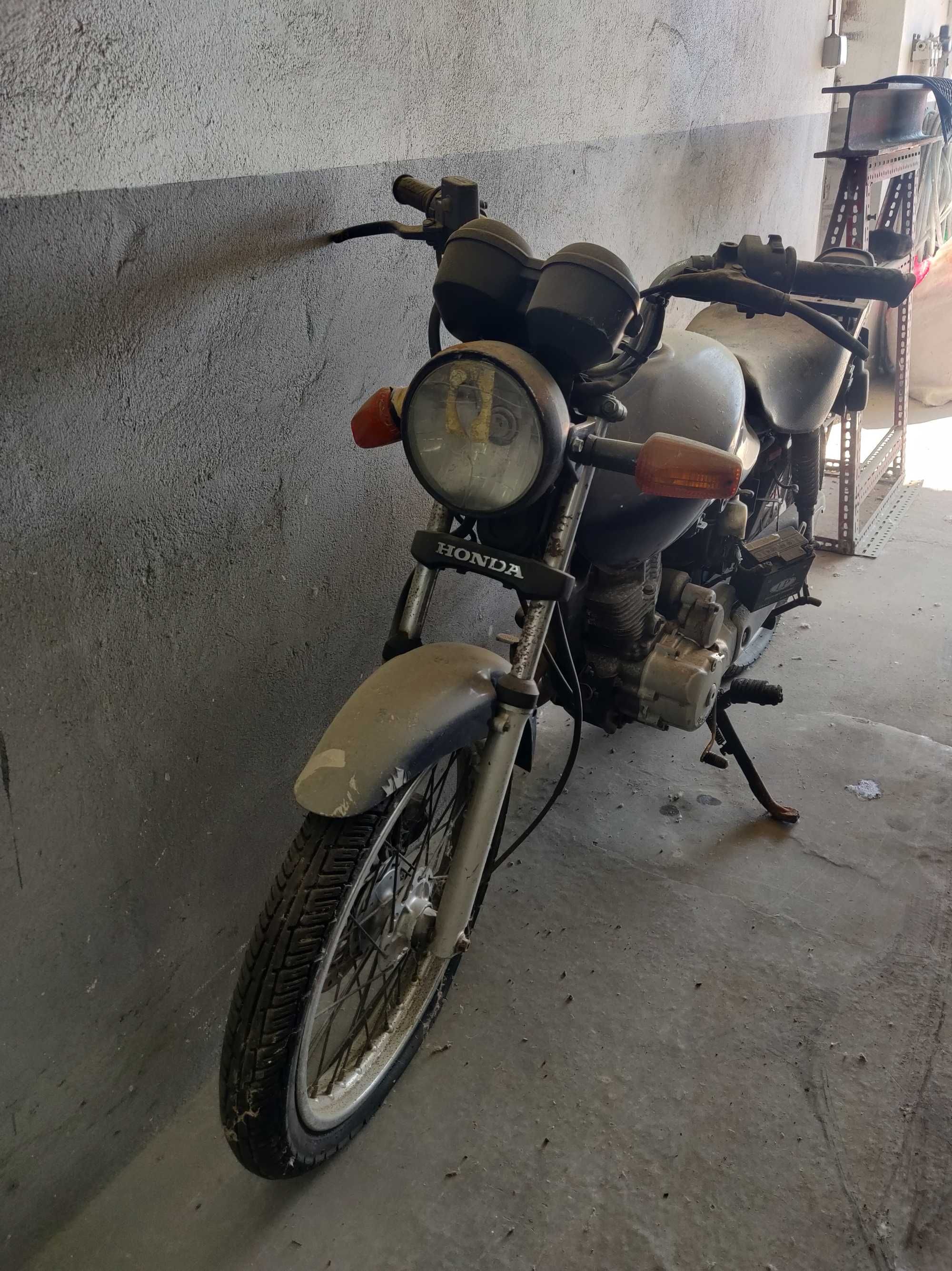 Honda CG125 - Sesimbra