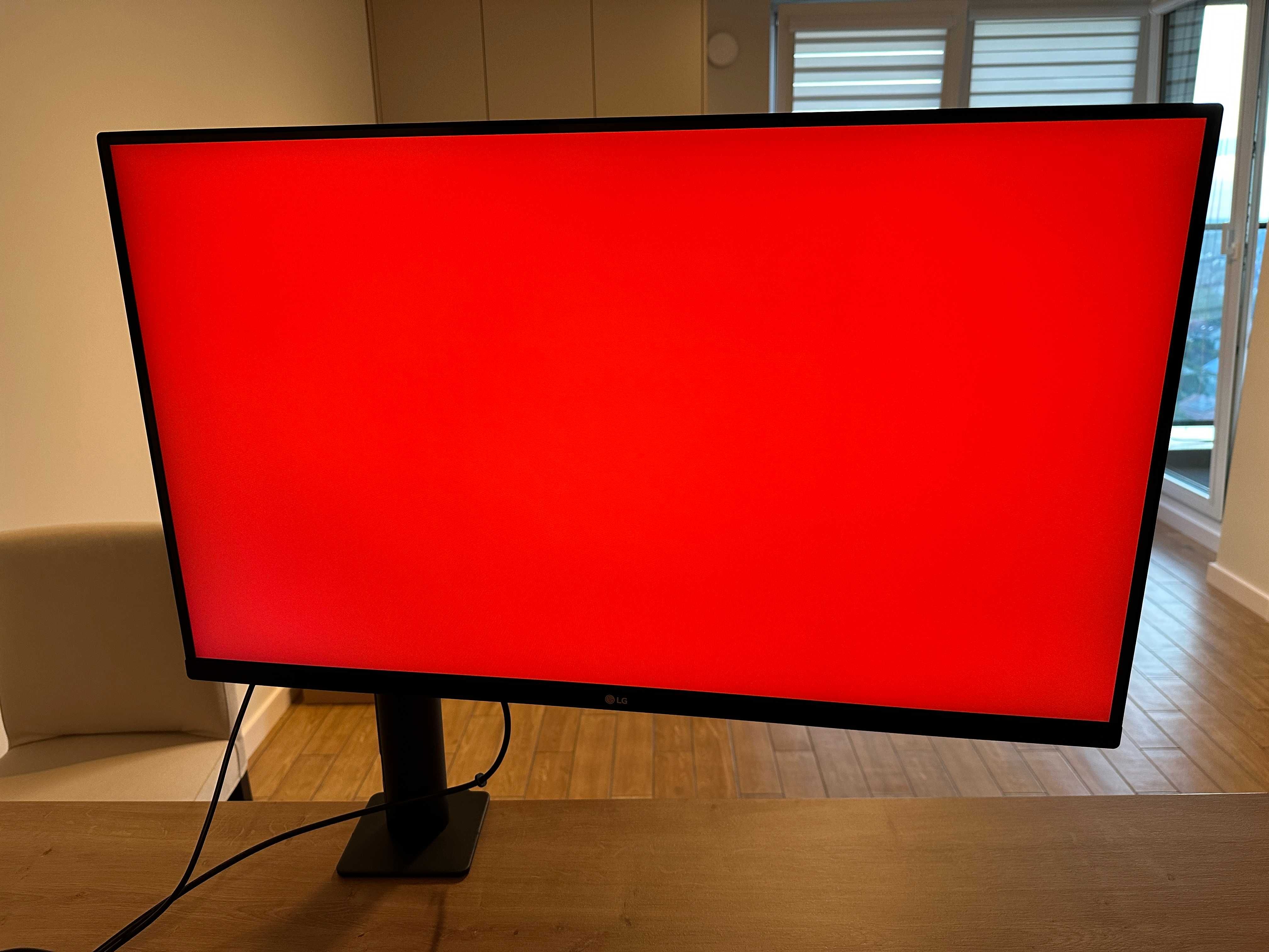 Monitor LED 32" LG UltraFine 32UN880-B Ergo 4K HDR - Stan Idealny