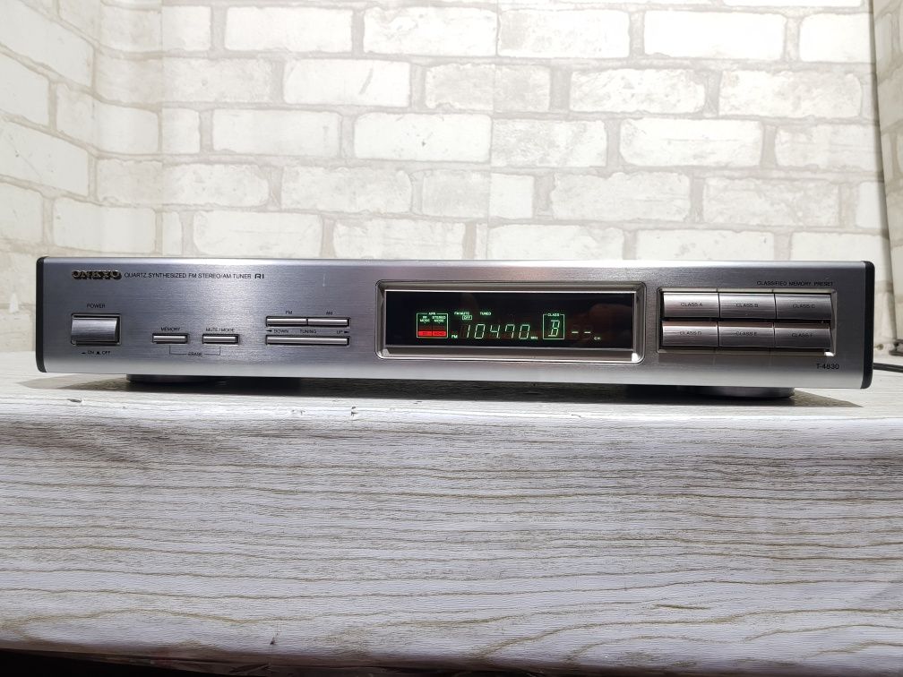 Стерео FM/ AM тюнер ONKYO T-4830, б/у з Німеччини