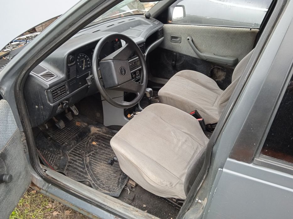 Опель Кадет Е 1.6