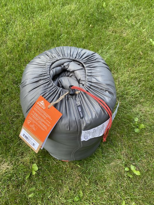 Продам спальный мешок Kelty regular