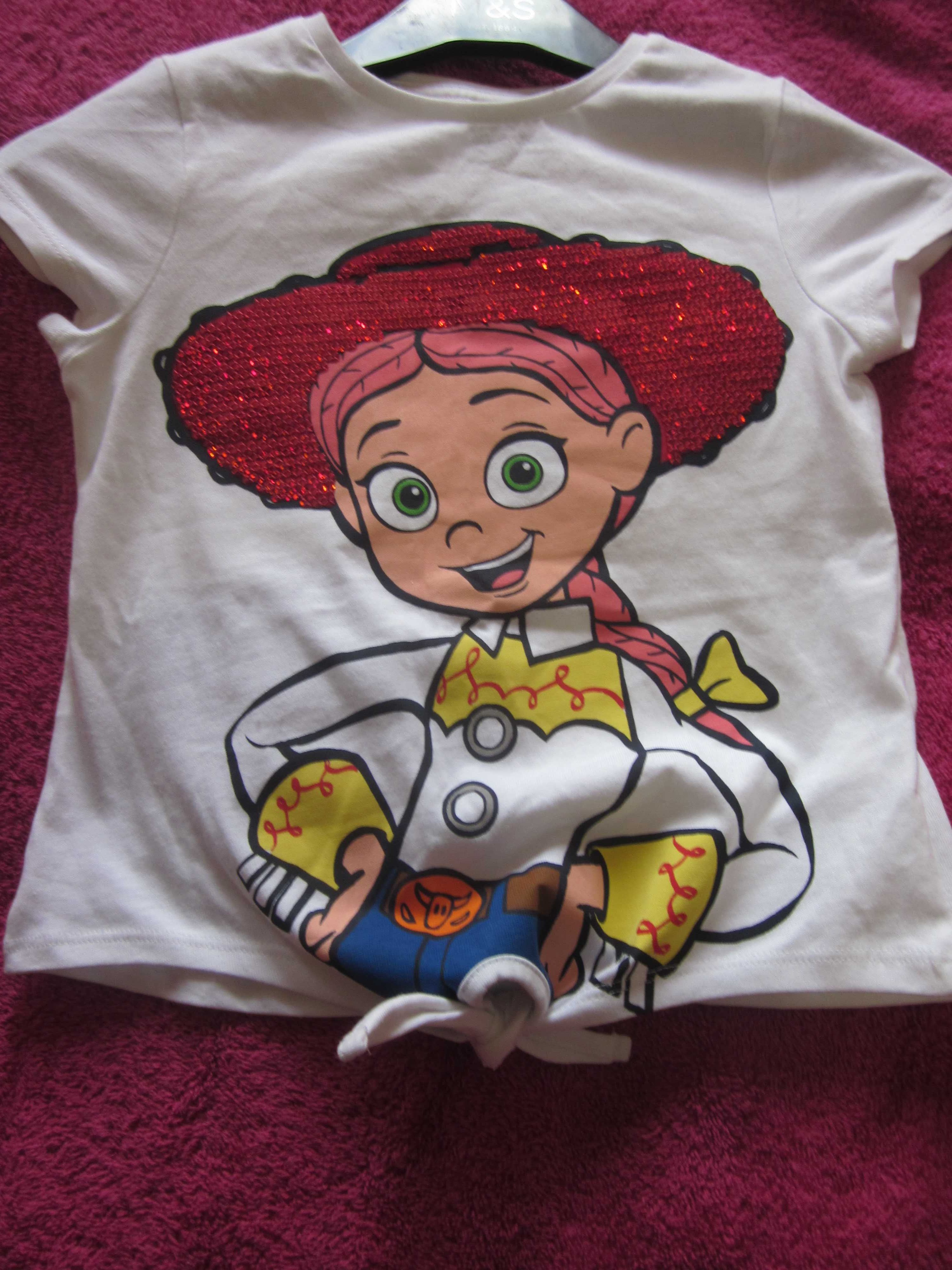футболка disney на девочку 4-5 лет.шляпа расшита паетками).классная.