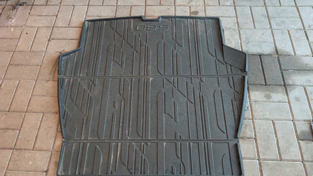 Mata Bagażnika Volvo czarna S60