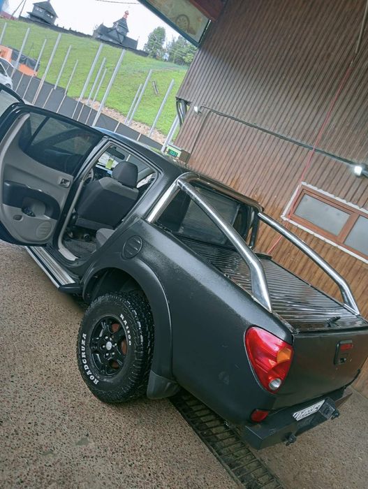 Mitsubishi L200 Авто
