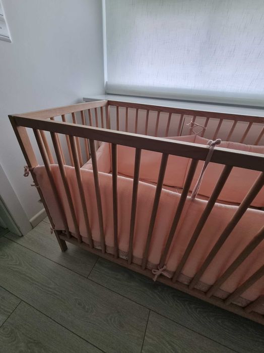 Berço de grades Ikea com colchão incluído