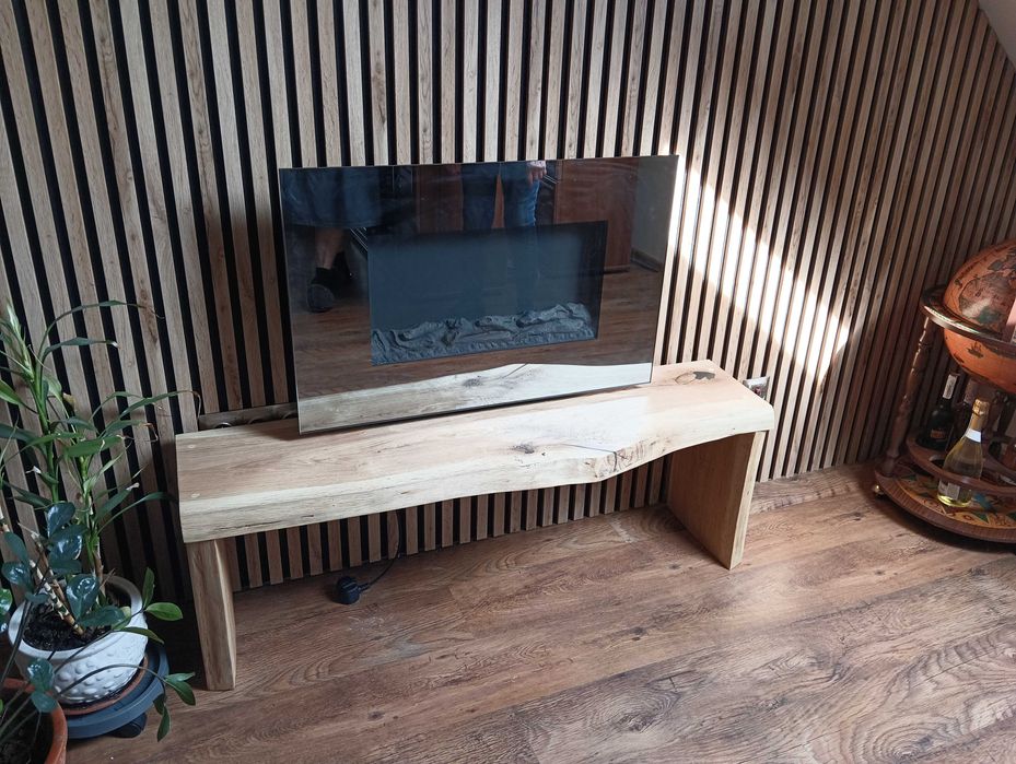 Dębowy stolik pod TV, konsola w stylu rustykalnym