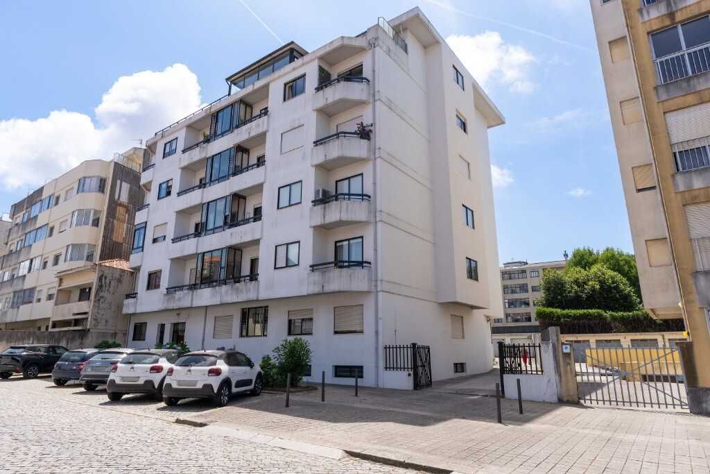 Apartamento T3 com Garagem Box 45,5 m2Monte dos Burgos, Prelada