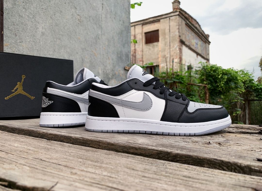 Розпродаж на кросівки Nike Air Jordan 1