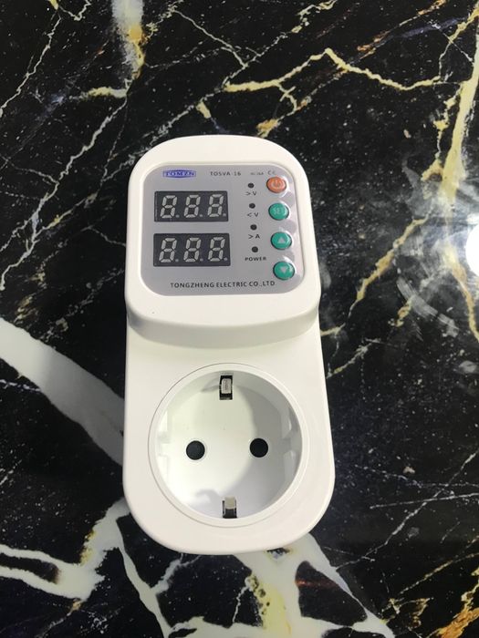 Реле напруги. Регульований захисний пристрій для розетки TOMZN TOSVA-1