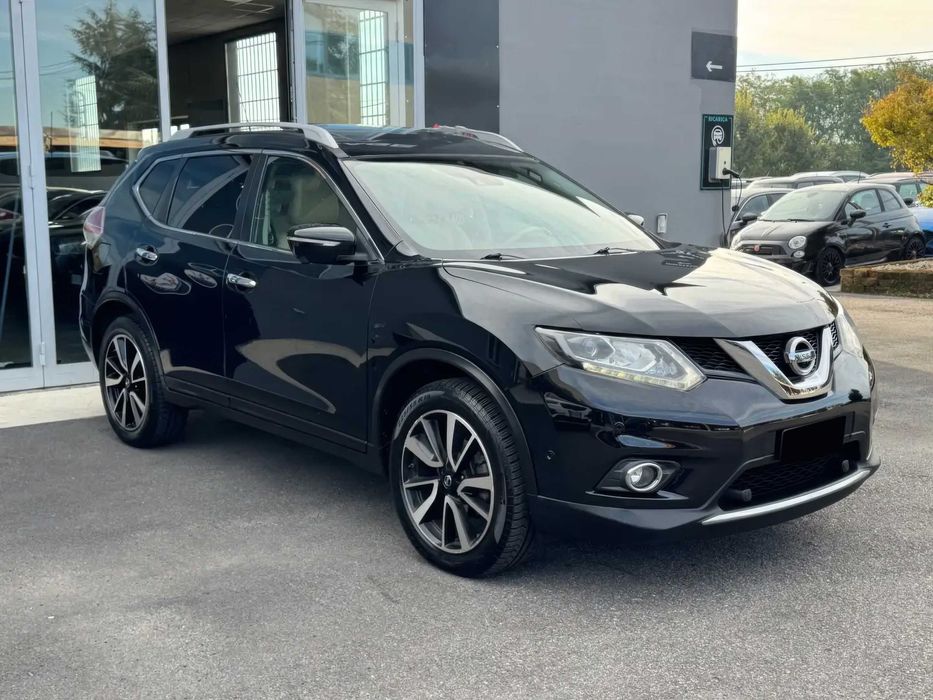 Nissan X-Trail      2015