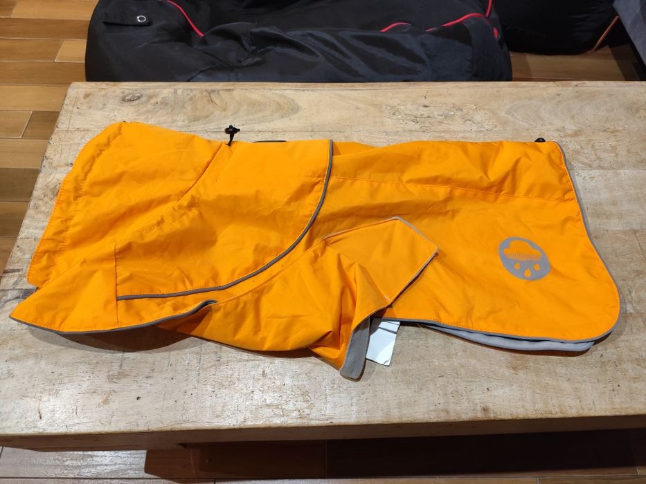 Płaszcz przeciwdeszczowy dla psa Tiaki Saffron - rozmiar 35