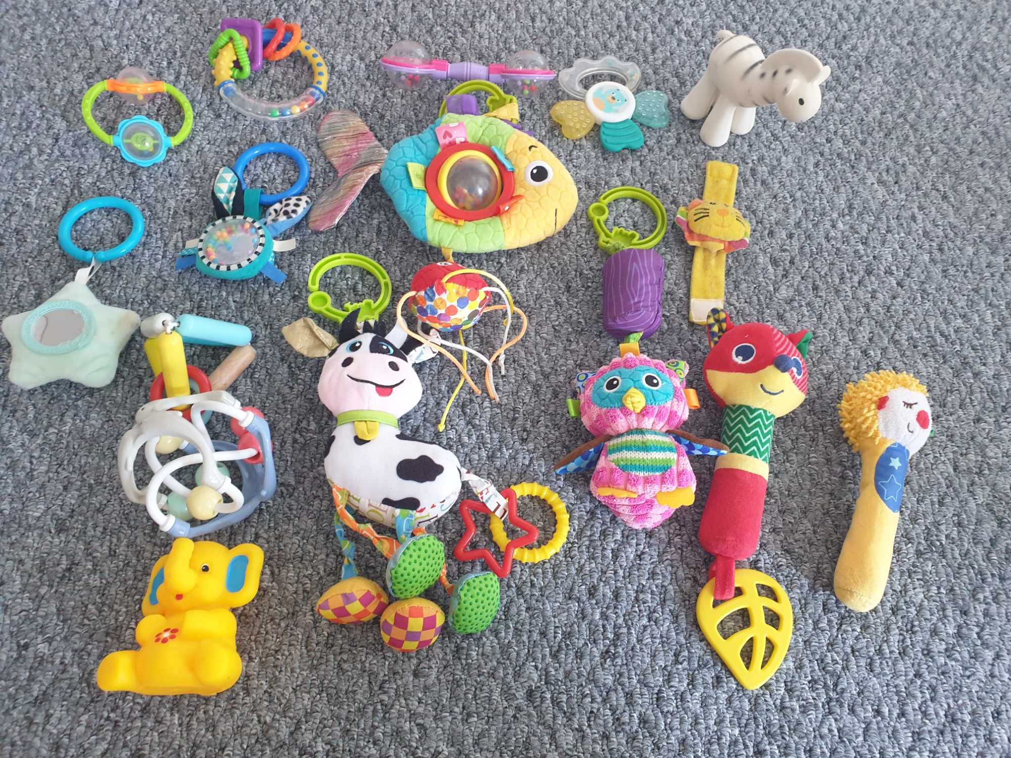 Zabawki dla niemowląt  16 sztuk