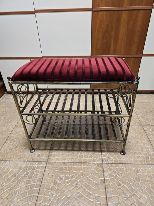 Regał na buty z siedziskiem