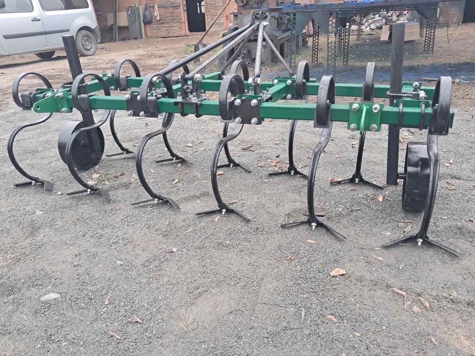 Продам культиватор пружинний 1.8м Європак до мінітрактора.