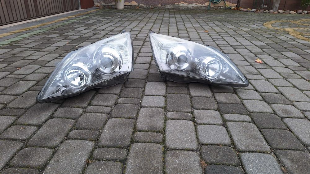 lampy przednie HONDA CR-V III