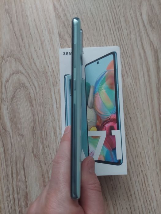 Продам samsung a71.