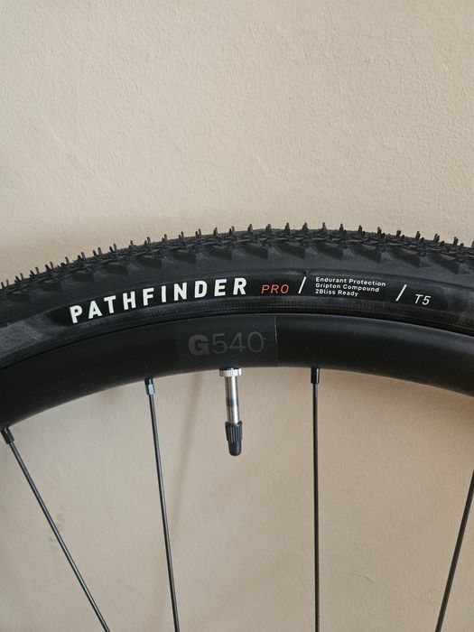 NOWE Koła DT Swiss 540 z oponami i kaseta SRAM