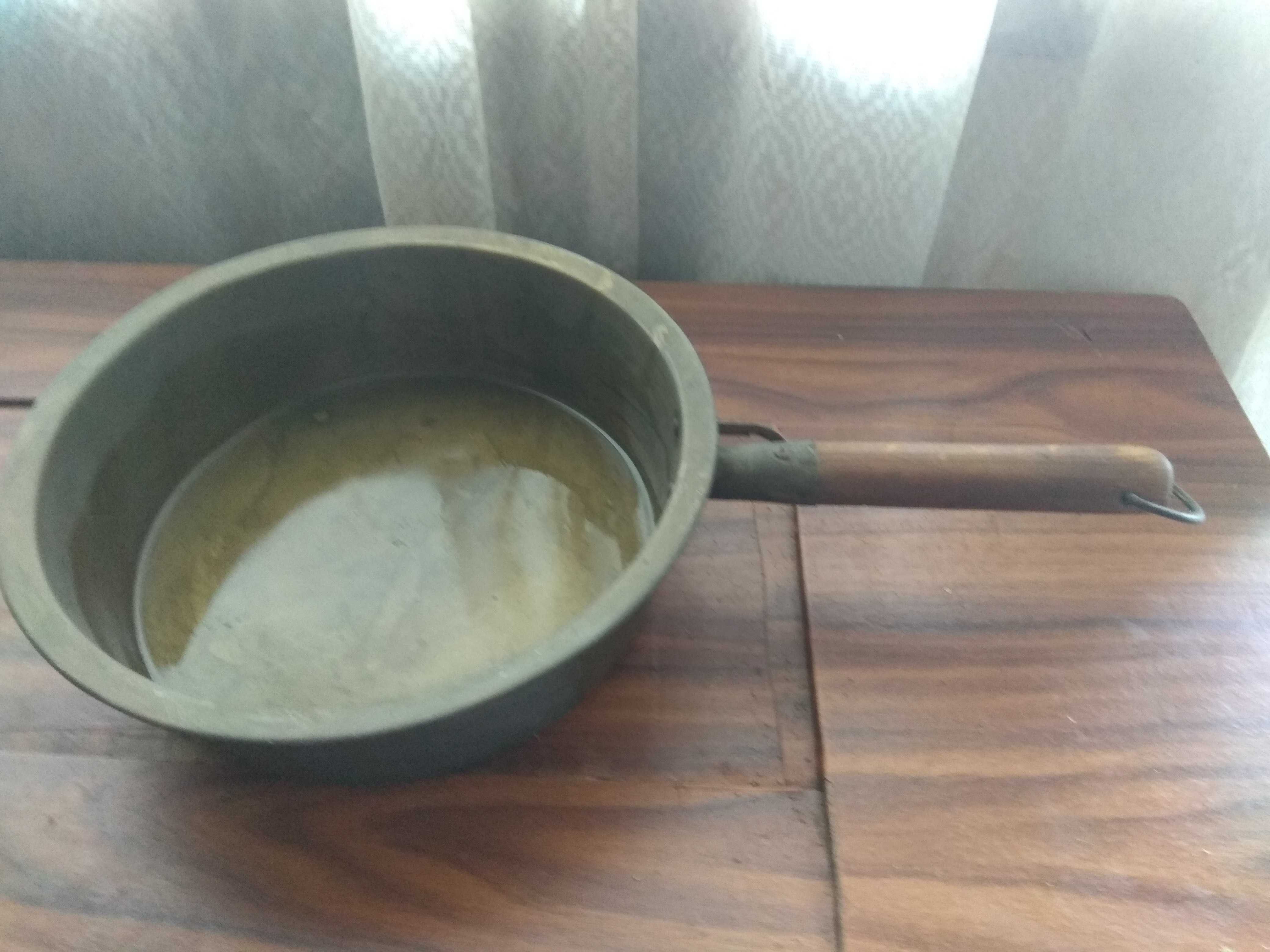 Продам  раритет  латунную сковородку и тазик