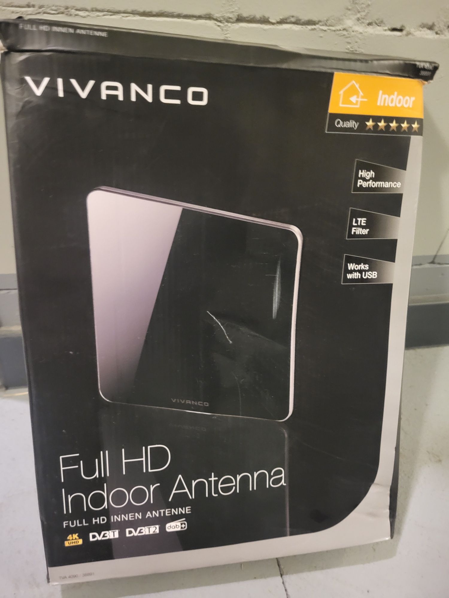 Antena wewnętrzna analogowo-cyfrowa DVB-T Vivanco TVA 402