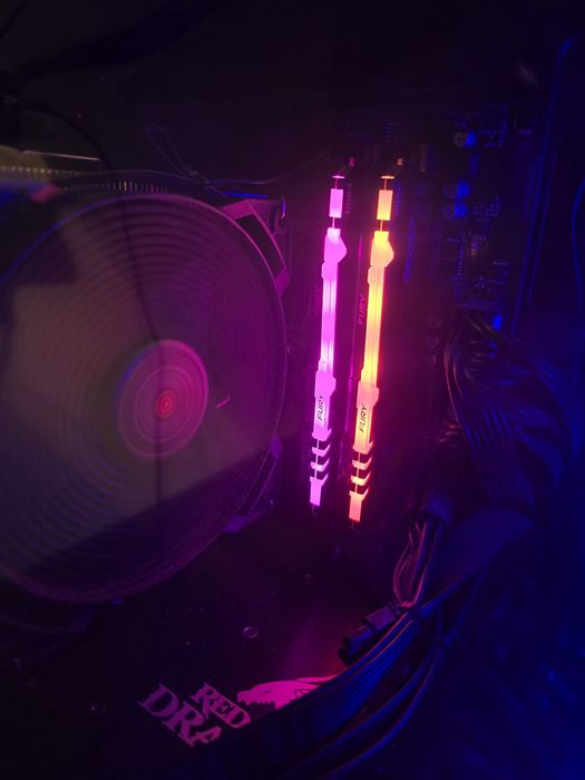 Komputer Gamingowy – Ryzen 7 5700X + RX 6800 XT