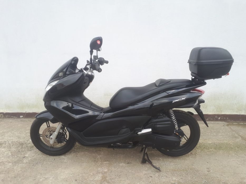 Маскискутер Honda PCX-125
