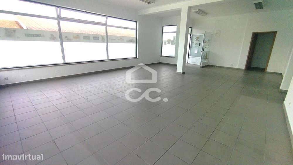Loja - próximo zona industrial Marinha Grande