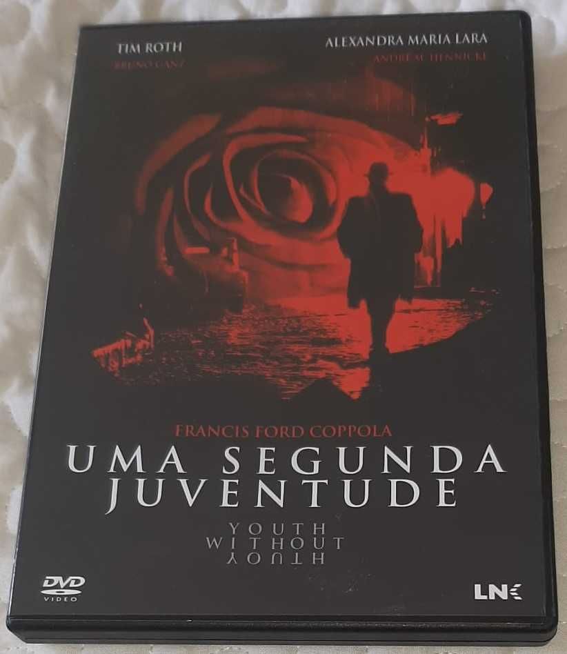 DVD À Prova de Morte, Emma, A Guerra das Rosas, A Rainha