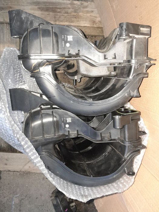 Оригінальний впускний колектор Мазда СХ5