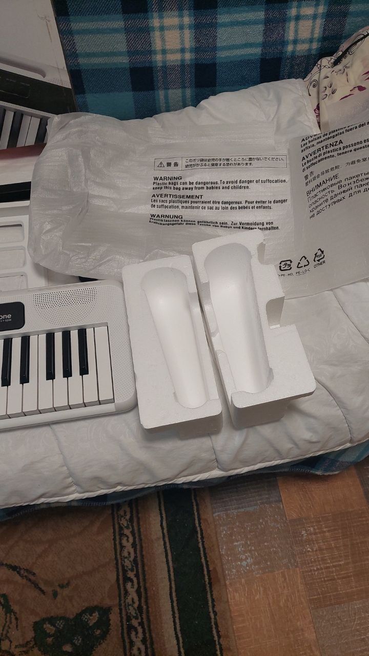 Синтезатор Casio CT-S200 White + Стійка SoundKing.