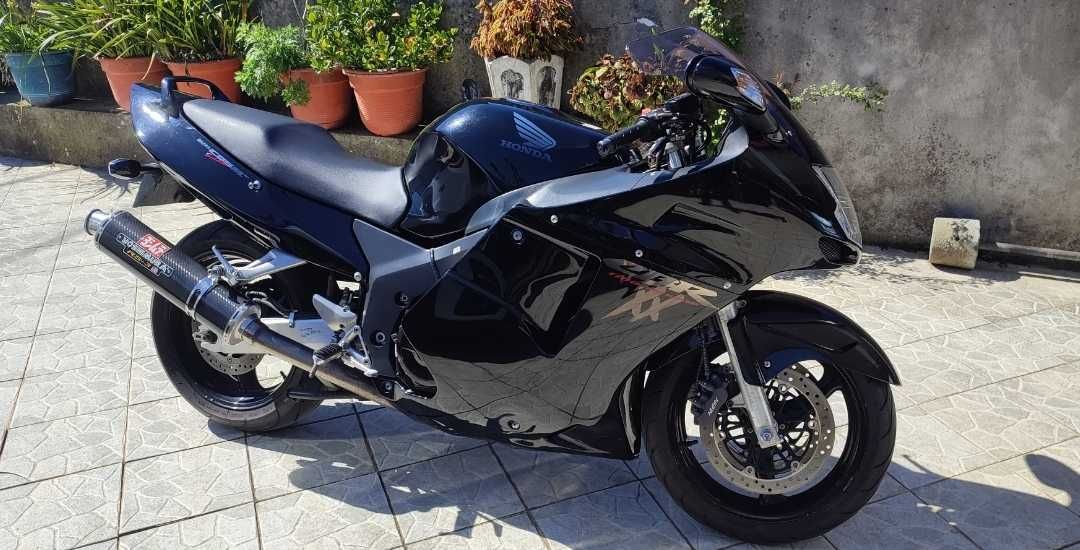 Honda CBR 1100 XX superblackbird