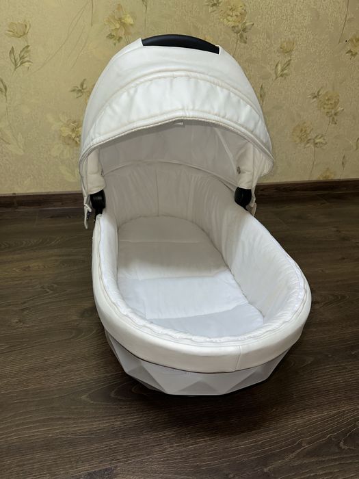 коляска 2 в 1 Junama Diamond