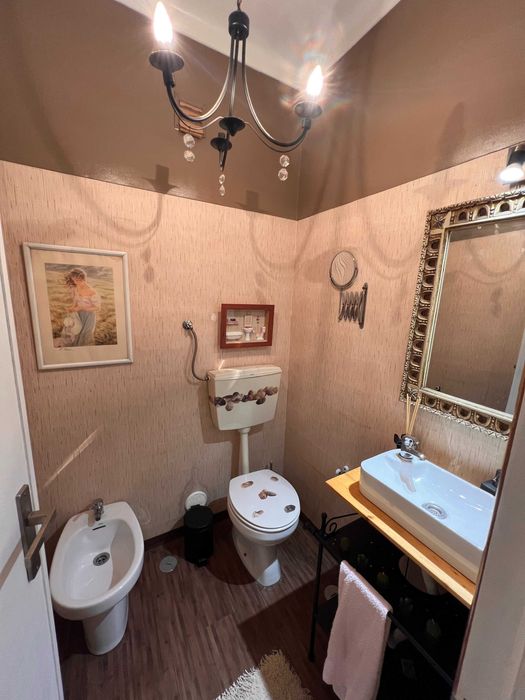 Apartamento T3 c/elevador no centro do Laranjeiro pronto a habitar!