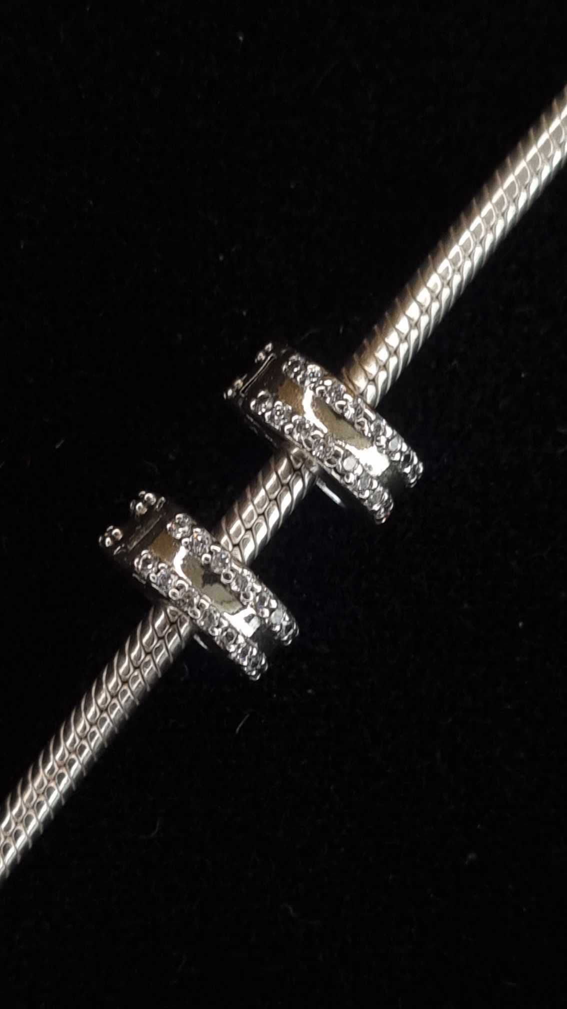 2 separatory charms Pandora separator z lśniącymi kamieniami 925
