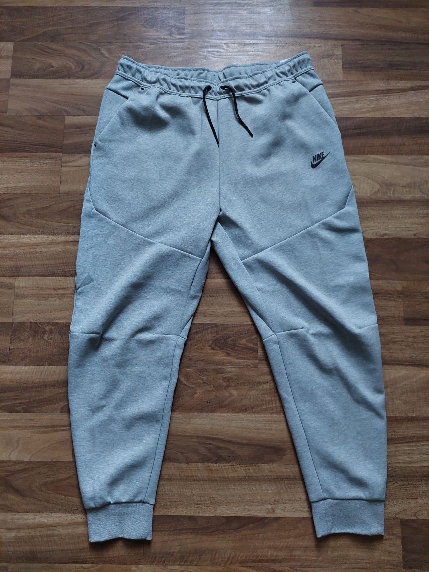 NOWY Komplet Bluza Nike Sportswear i Spodnie Nike Tech Fleece