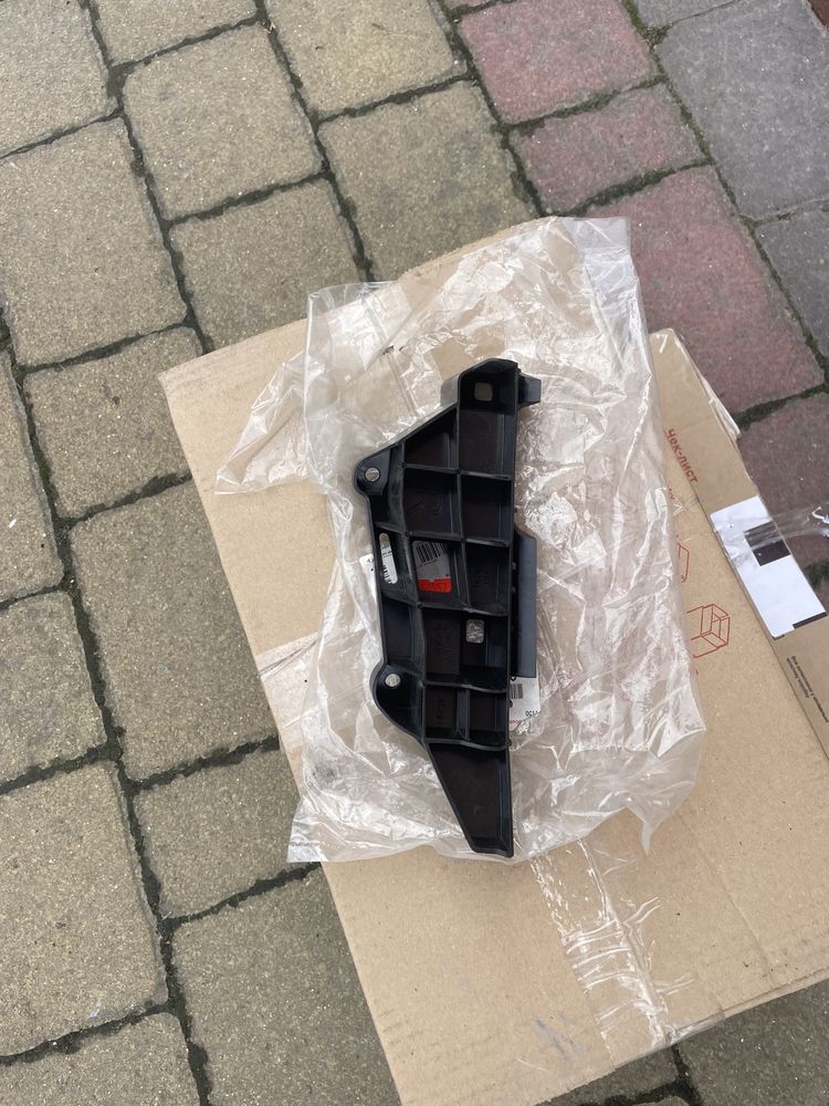 Направляюча бампера права 52133-48030 Lexus RX 12-15р.