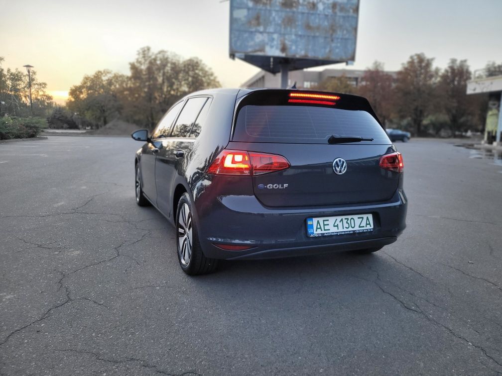 Volkswagen e-golf  чудовий стан