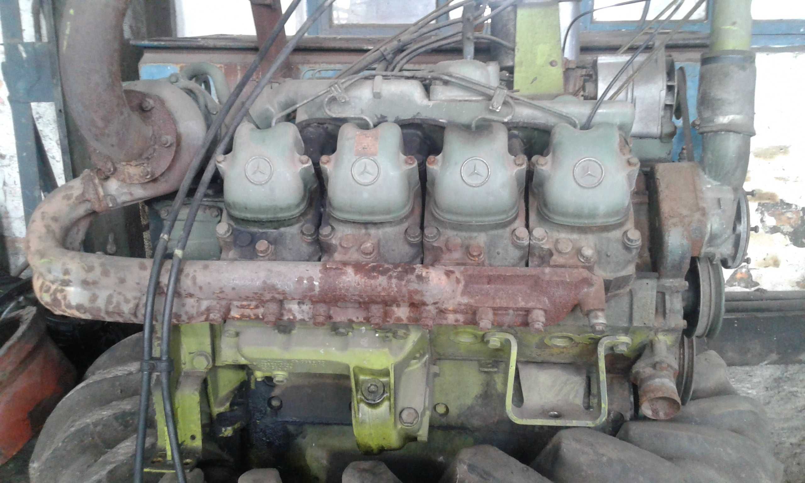 двигун Mercedes OM 422