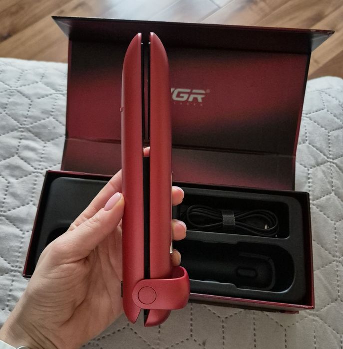 Беспроводной утюжок для волос Voyager VGR V585