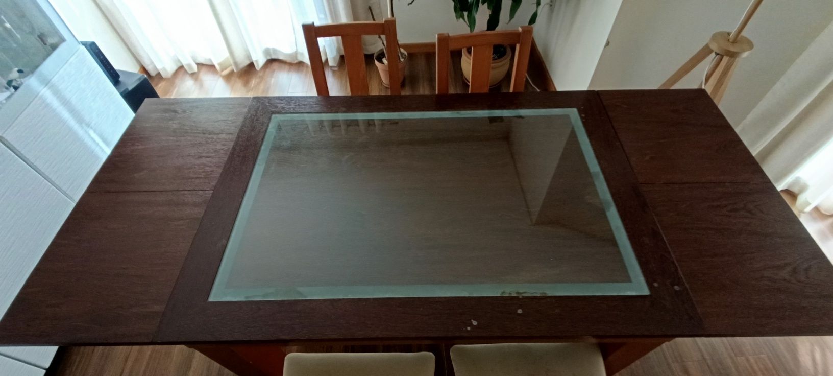 Mesa de jantar extensível com cadeiras
