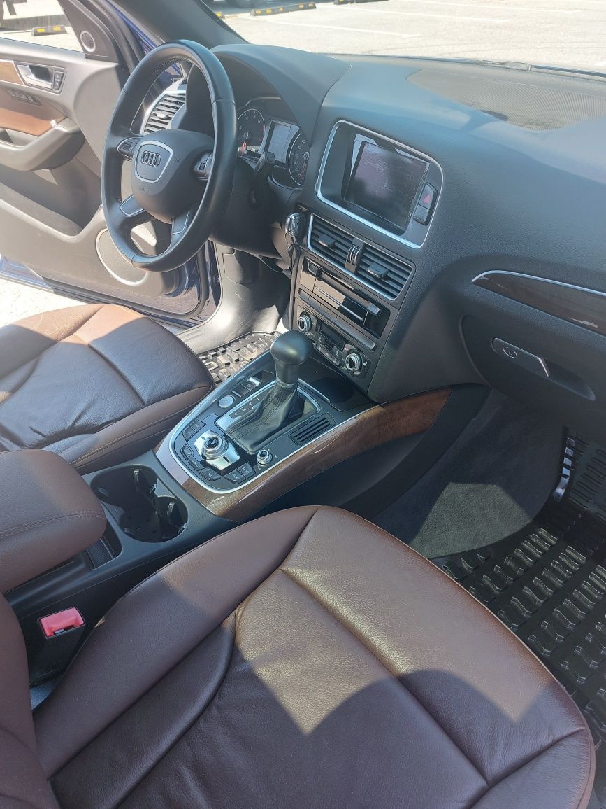 Продам автомобіль Audi Q5 Premium Plus 2.0 T